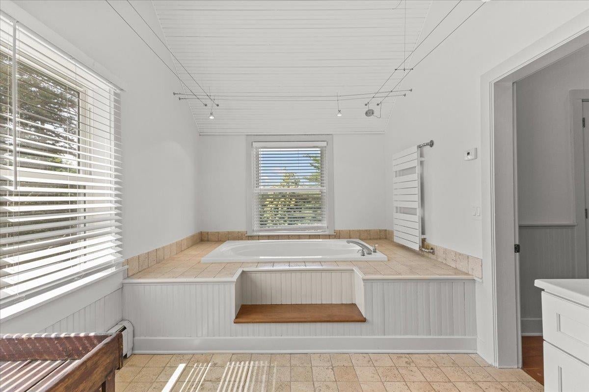Stowe, Vermont, 05672, United States, 4 Bedrooms Bedrooms, ,3 BathroomsBathrooms,Residential,For Sale,1890997