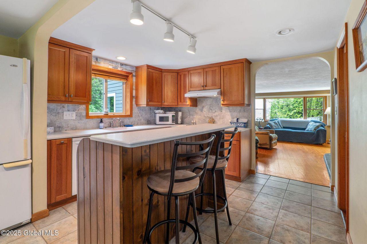 Gloversville, New York, 12078, United States, 2 Bedrooms Bedrooms, ,2 BathroomsBathrooms,Residential,For Sale,1828011
