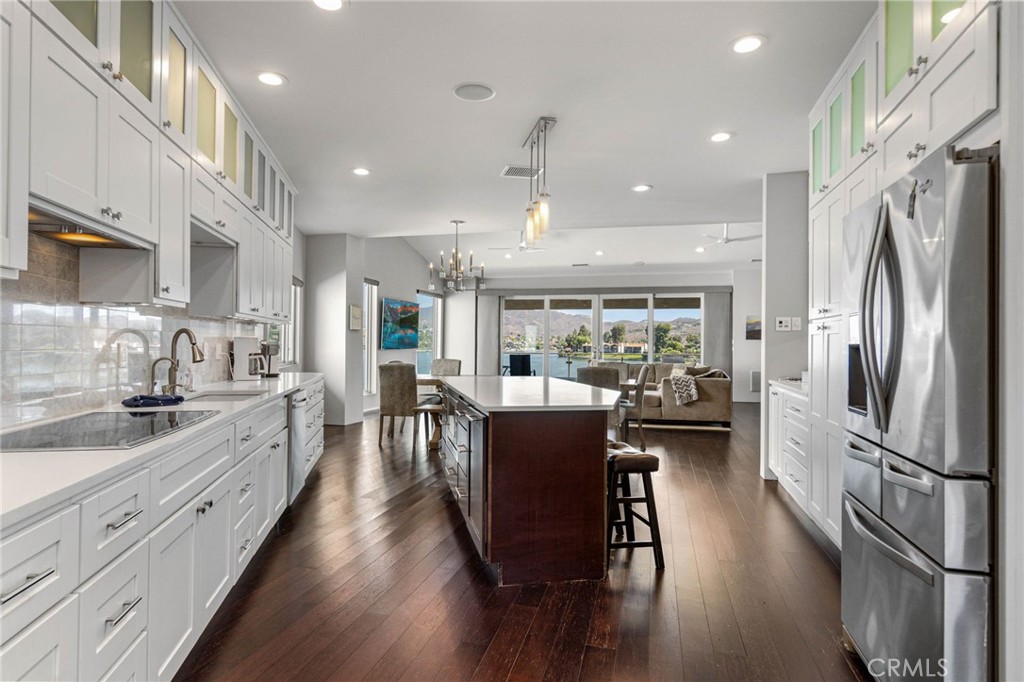 Canyon Lake, California, 92587, United States, 6 Bedrooms Bedrooms, ,5 BathroomsBathrooms,Residential,For Sale,1975311