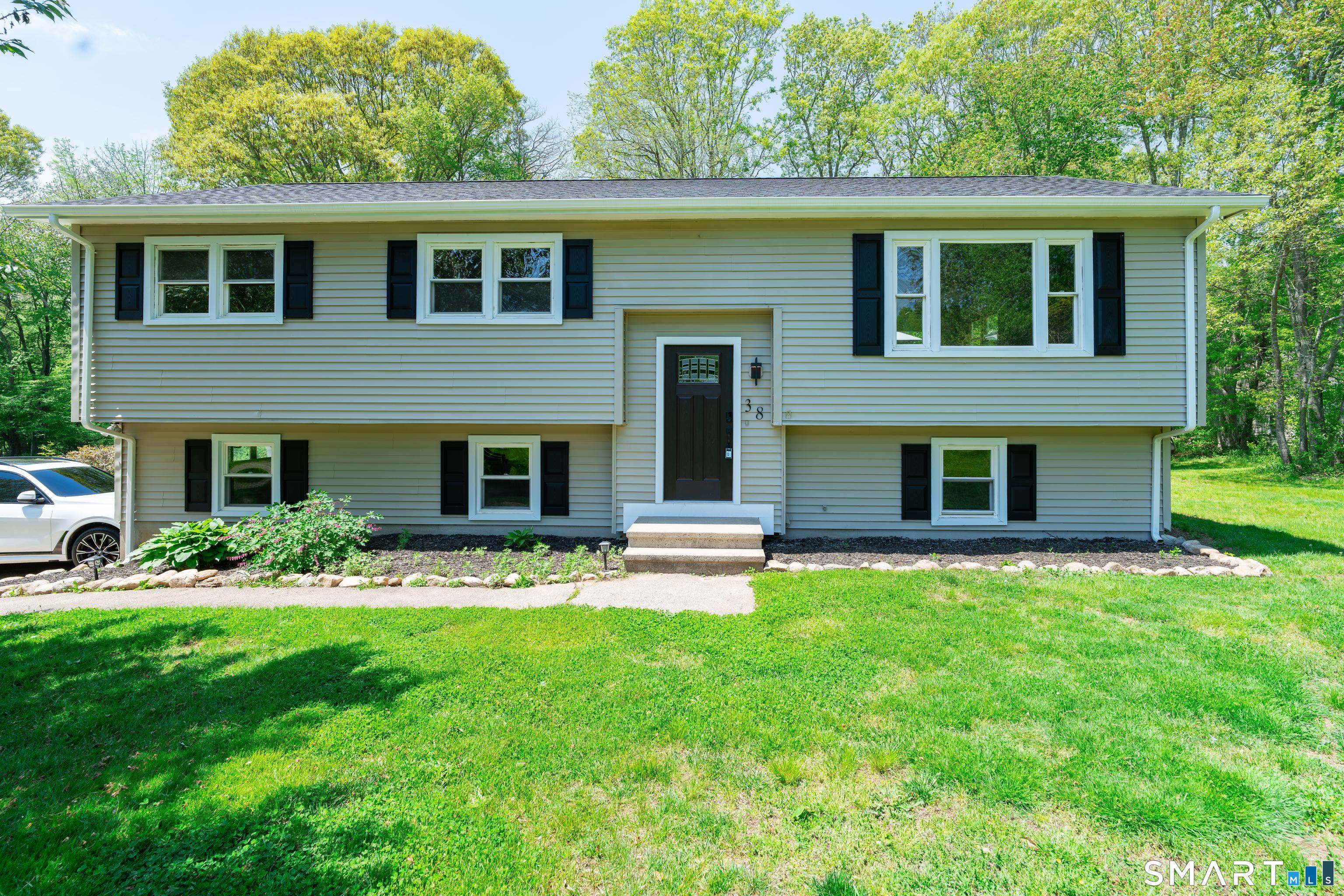 476, Connecticut, 06378, United States, 3 Bedrooms Bedrooms, ,2 BathroomsBathrooms,Residential,For Sale,2025073