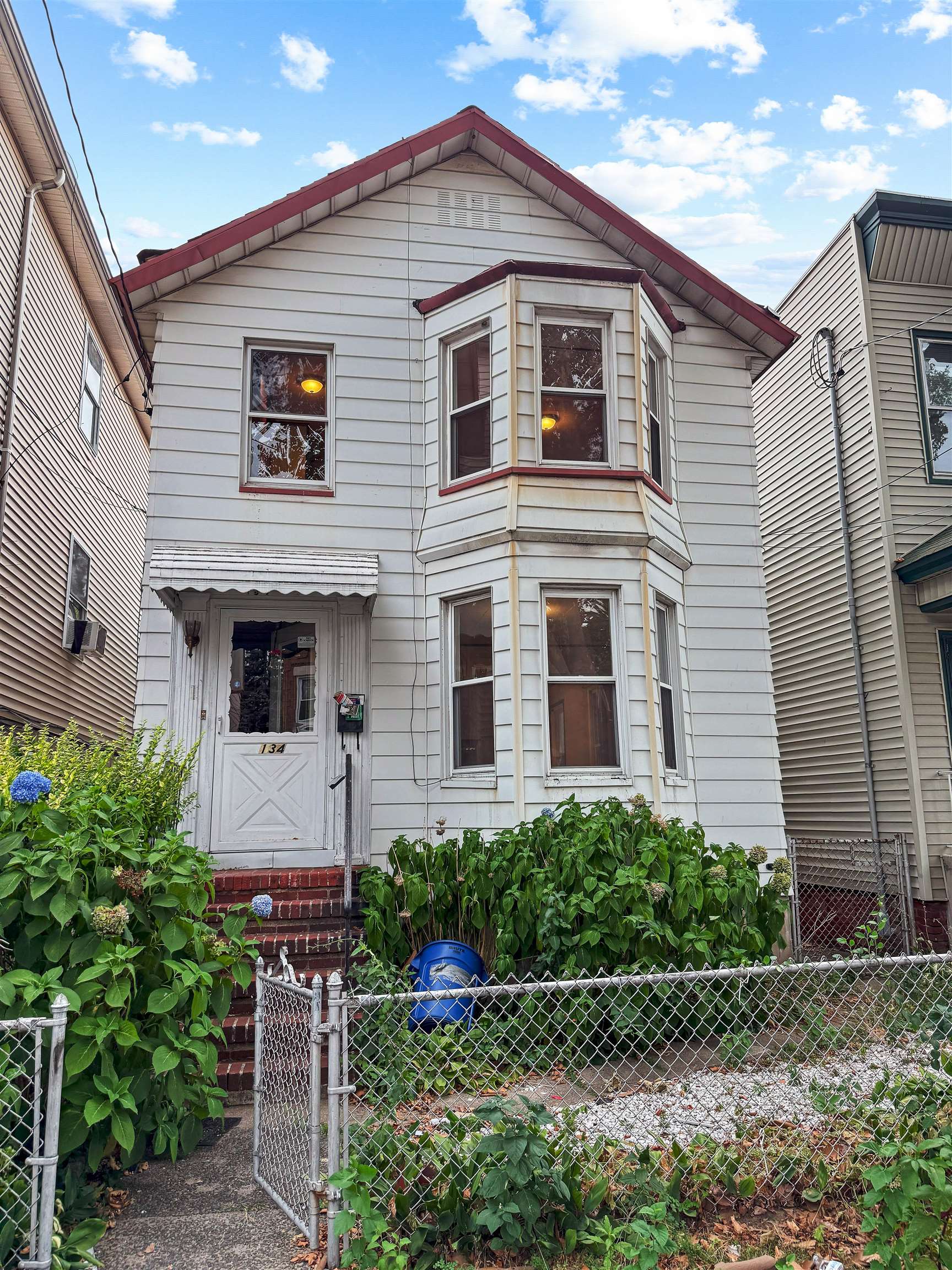 Jersey City, New Jersey, 07304, United States, 3 Bedrooms Bedrooms, ,2 BathroomsBathrooms,Residential,For Sale,1916794