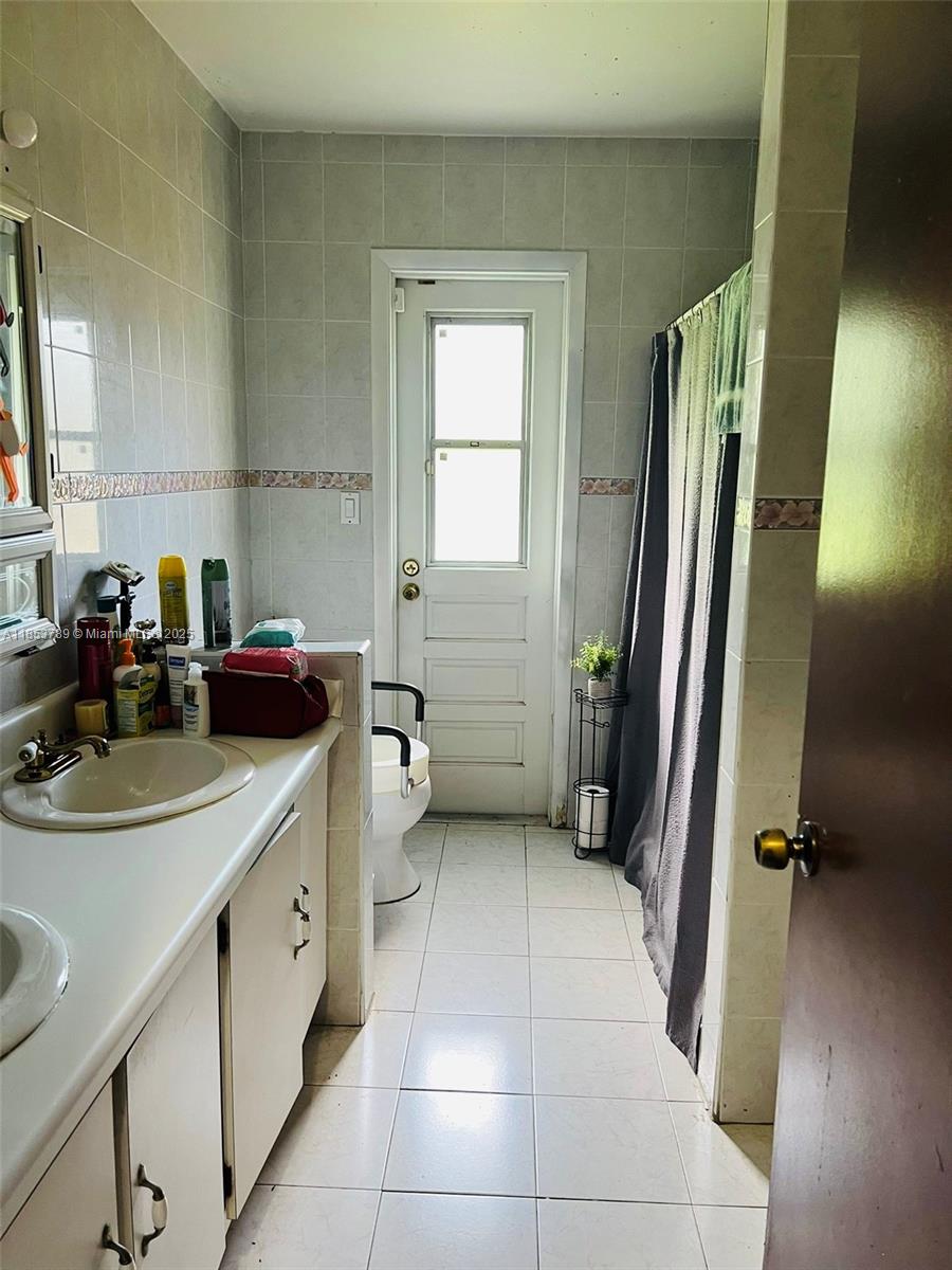 Miami, Florida, 33186, United States, 4 Bedrooms Bedrooms, ,2 BathroomsBathrooms,Residential,For Sale,1911598