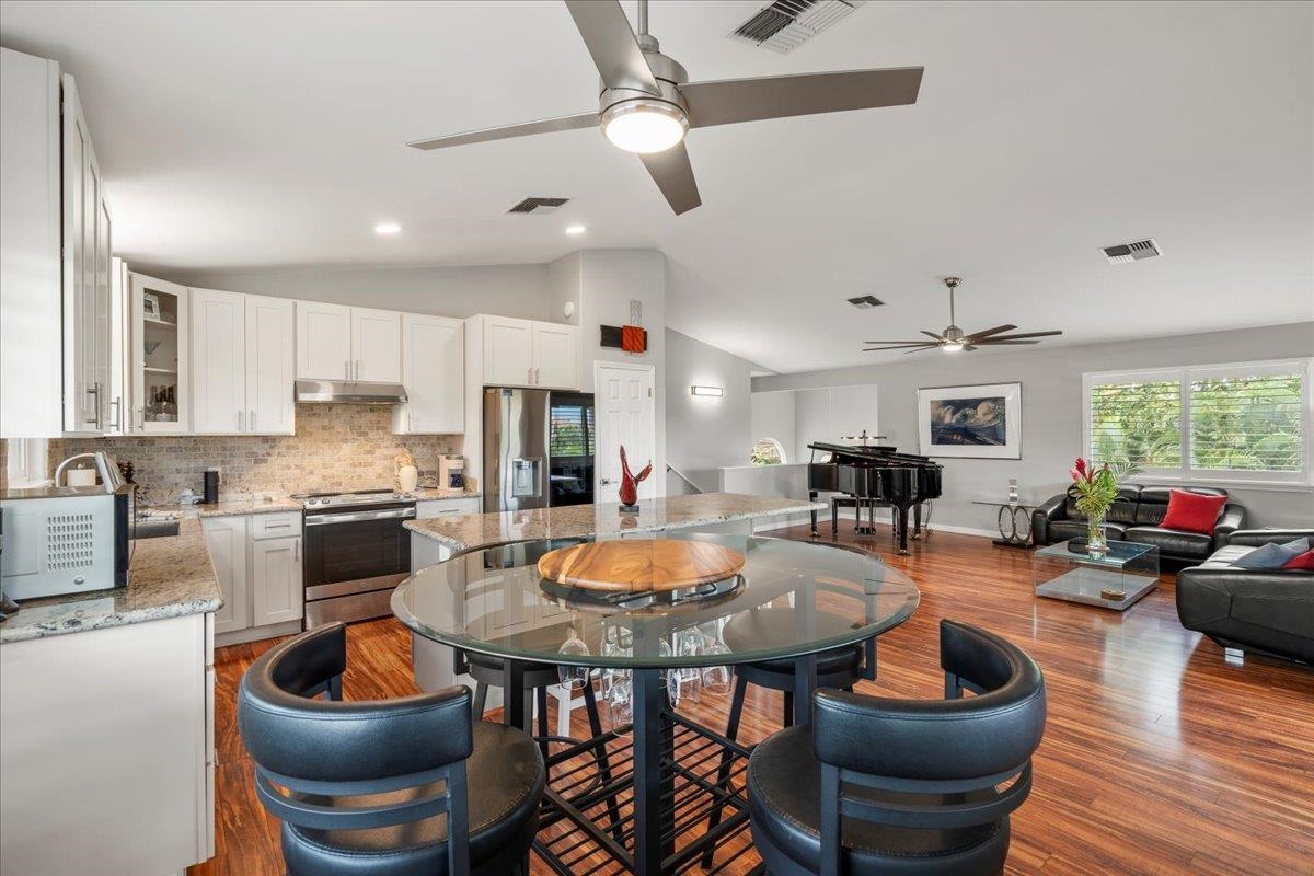 Kihei, Hawaii, 96753, United States, 4 Bedrooms Bedrooms, ,3 BathroomsBathrooms,Residential,For Sale,1989634