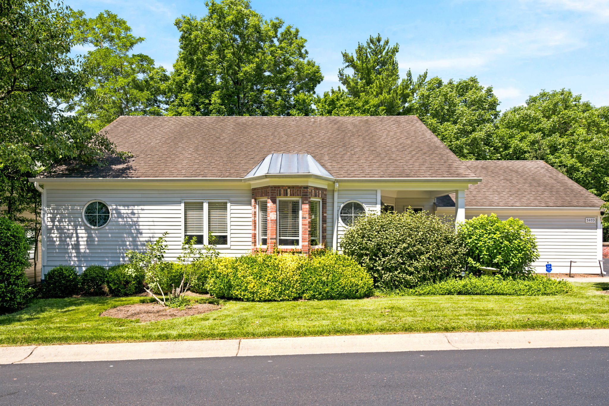  5403 Indian Woods Drive, Louisville, KY 40207 - 物件實景