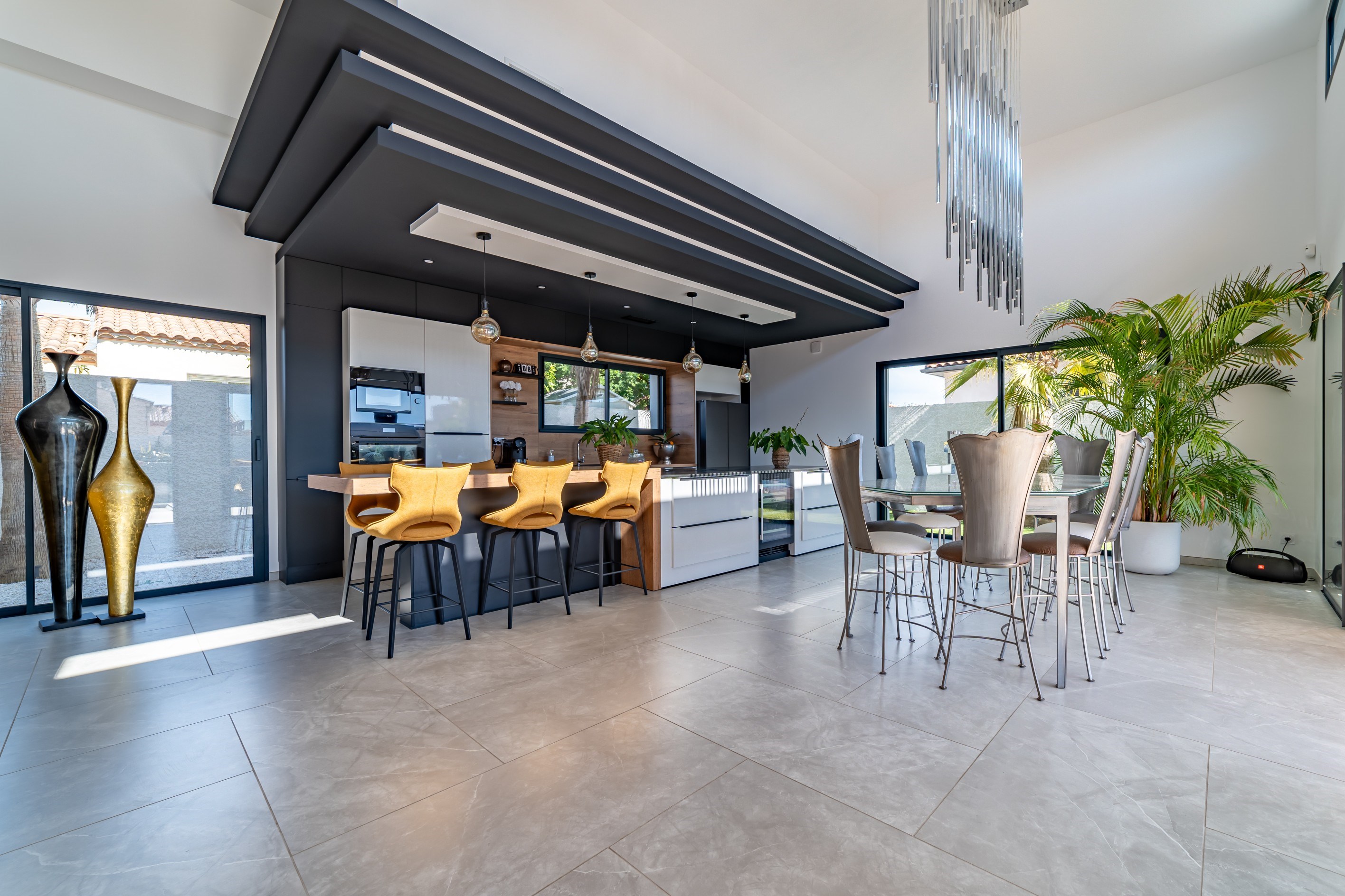  Exceptional single-story villa in Vias – 15 minutes