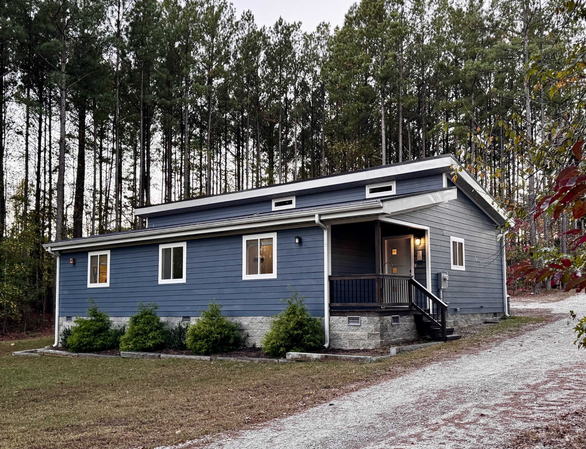 Lawrenceburg, Tennessee, 38464, United States, 3 Bedrooms Bedrooms, ,2 BathroomsBathrooms,Residential,For Sale,1988377