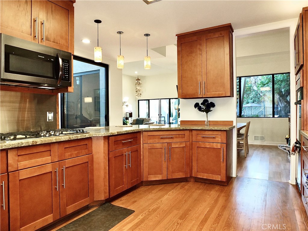 Manhattan Beach, California, 90266, United States, 5 Bedrooms Bedrooms, ,4 BathroomsBathrooms,Residential,For Sale,1993331