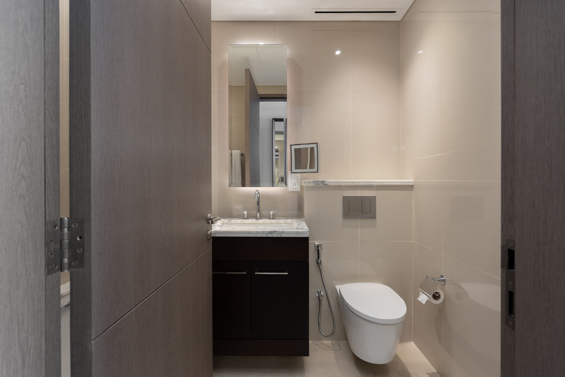  Upgraded Penthouse at Sky Views - 物件實景