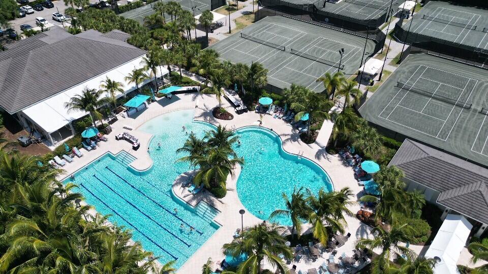 Stuart, Florida, 34997, United States, 3 Bedrooms Bedrooms, ,3 BathroomsBathrooms,Residential,For Sale,1989357