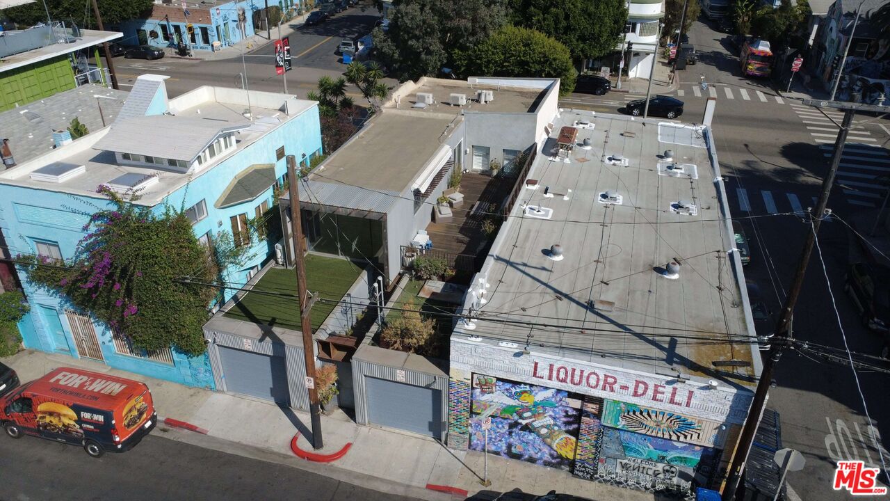 Venice, California, 90291, United States, 2 Bedrooms Bedrooms, ,2 BathroomsBathrooms,Residential,For Sale,1989635