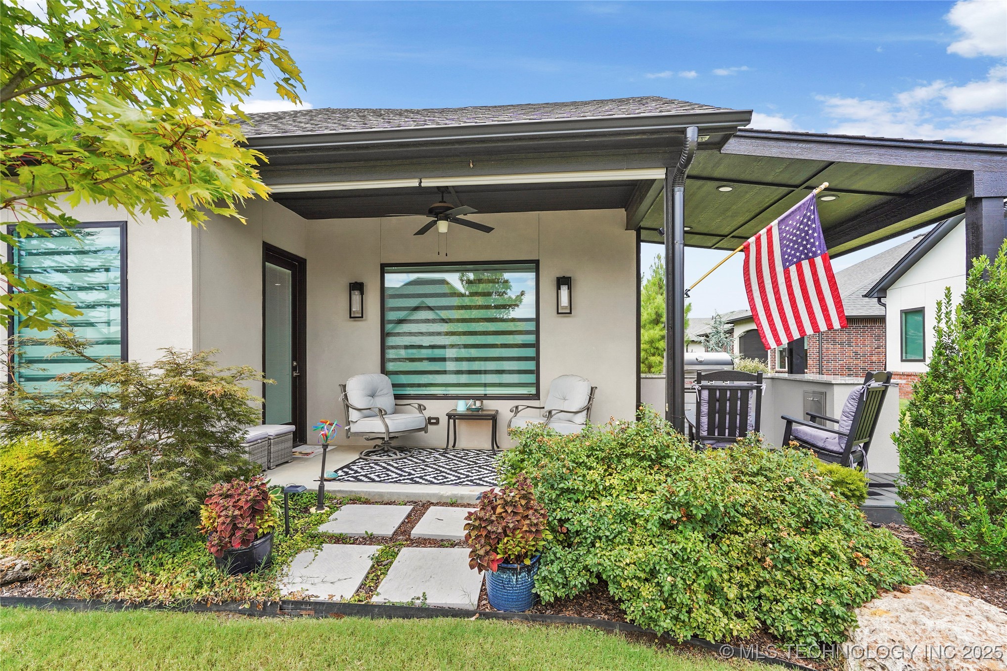 Tulsa, Oklahoma, 74132, United States, 2 Bedrooms Bedrooms, ,2 BathroomsBathrooms,Residential,For Sale,1926160