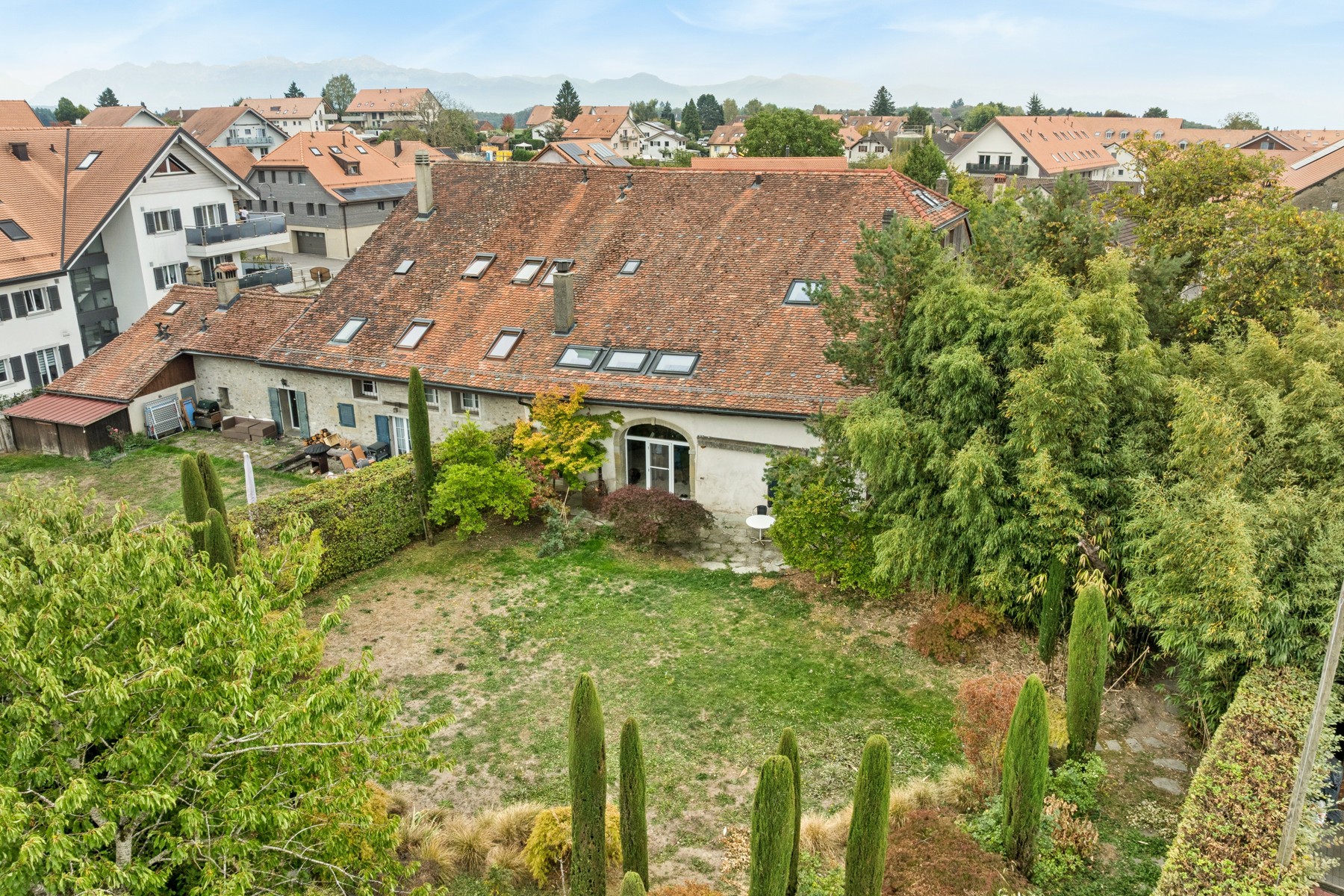  An exceptional village home in the heart of Sullens - 物件實景