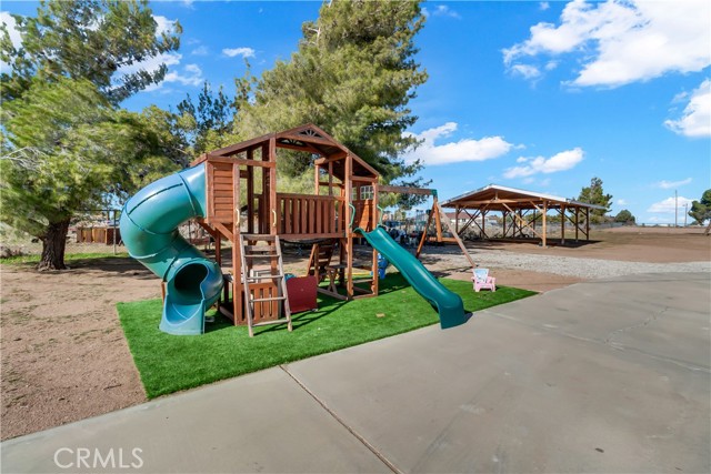 Oak Hills, California, 92344, United States, 6 Bedrooms Bedrooms, ,2 BathroomsBathrooms,Residential,For Sale,2000385