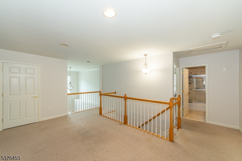 Mount Arlington Boro, New Jersey, 07856, United States, 3 Bedrooms Bedrooms, ,3 BathroomsBathrooms,Residential,For Sale,1908311