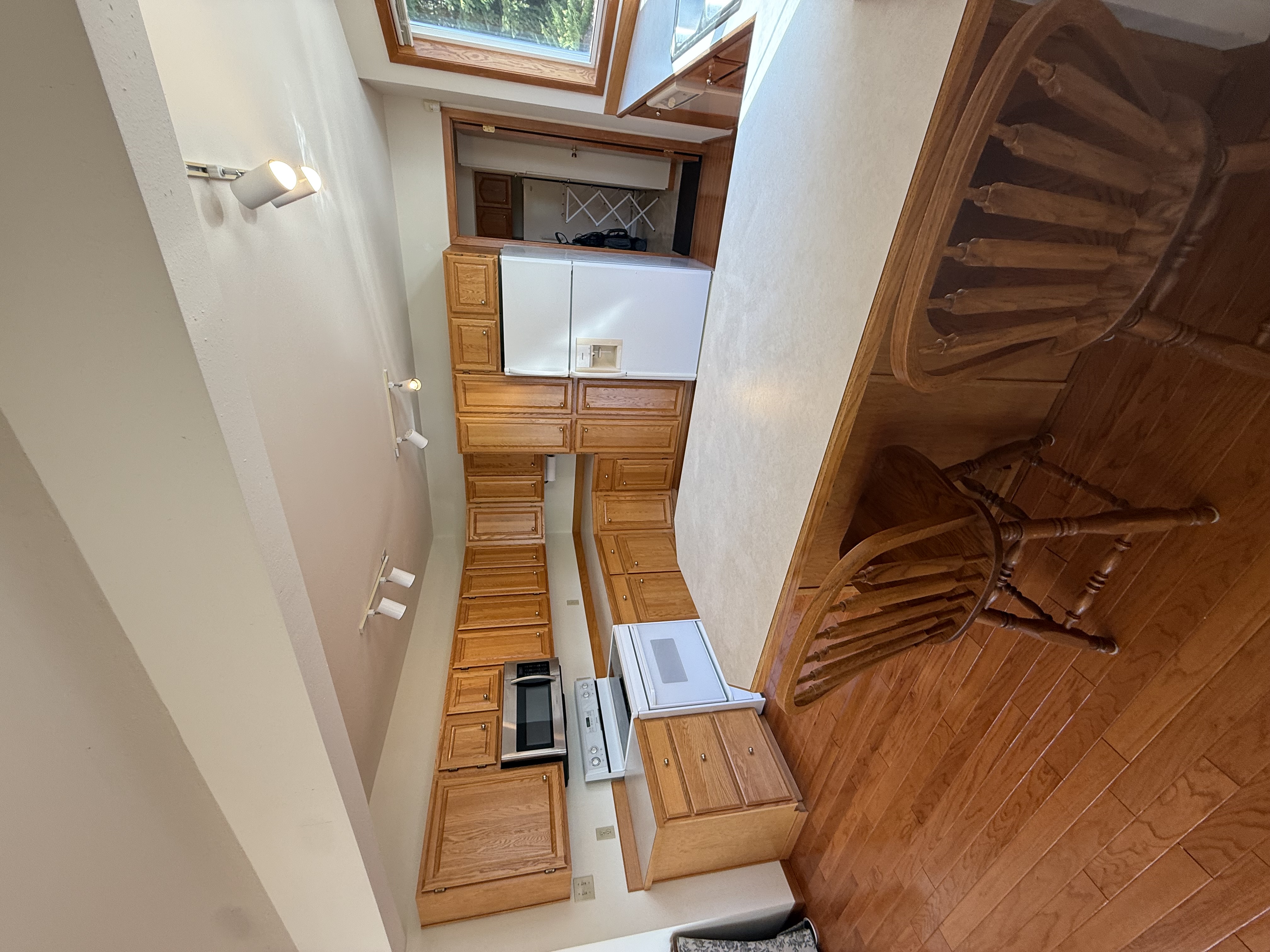 Sagle, Idaho, 83860, United States, 5 Bedrooms Bedrooms, ,4 BathroomsBathrooms,Residential,For Sale,1982064