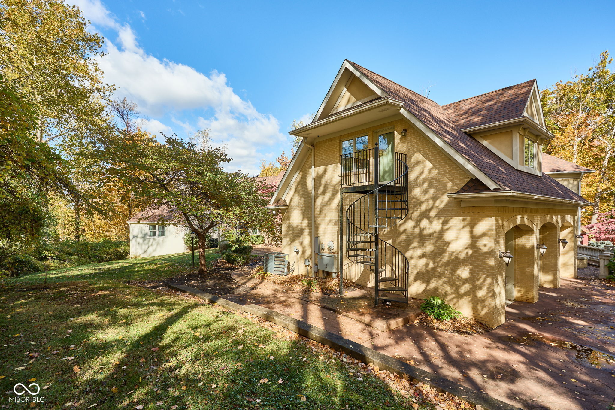 Indianapolis, Indiana, 46226, United States, 6 Bedrooms Bedrooms, ,7 BathroomsBathrooms,Residential,For Sale,1998001