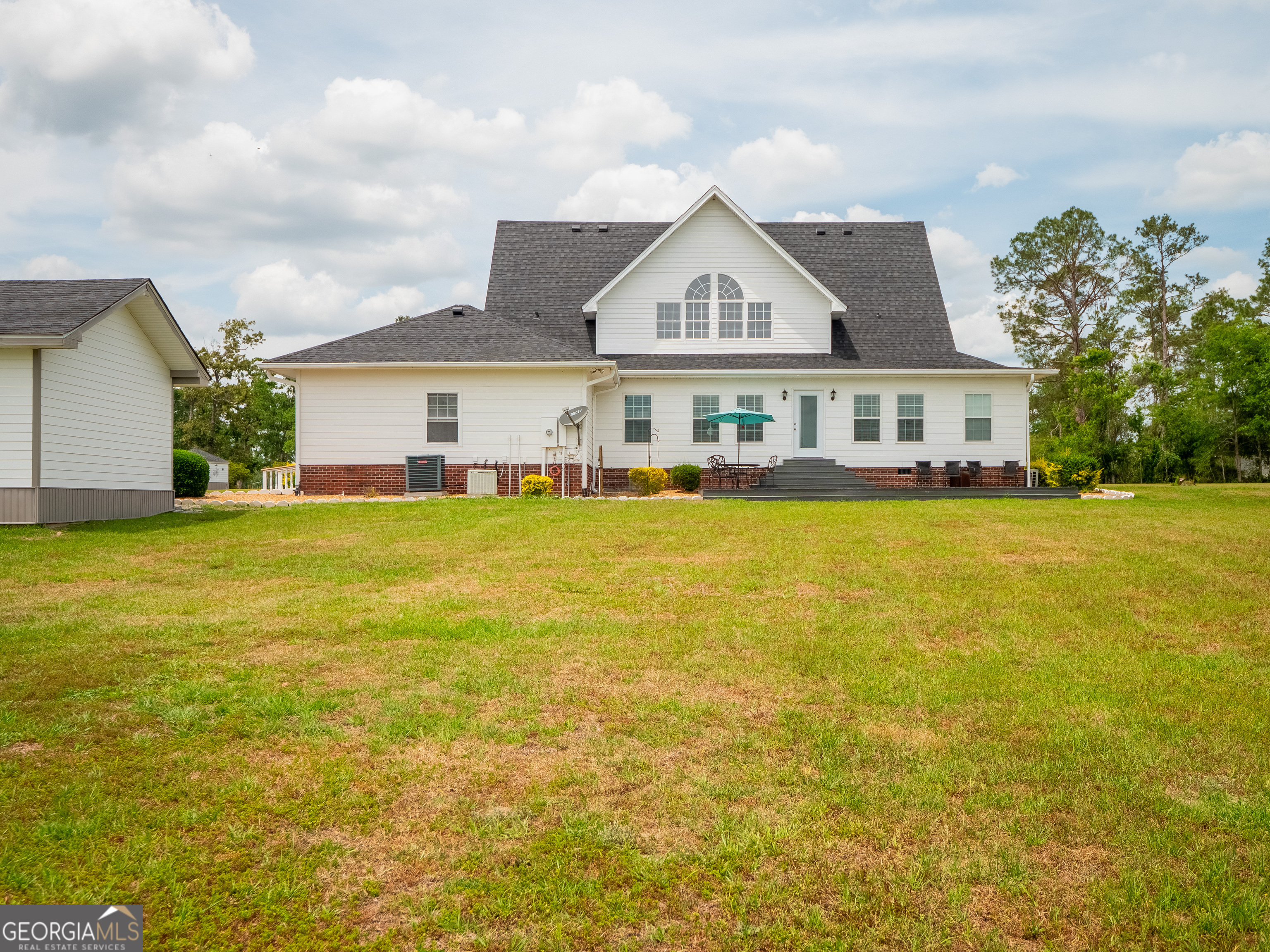 Valdosta, Georgia, 31601, United States, 3 Bedrooms Bedrooms, ,4 BathroomsBathrooms,Residential,For Sale,1836359