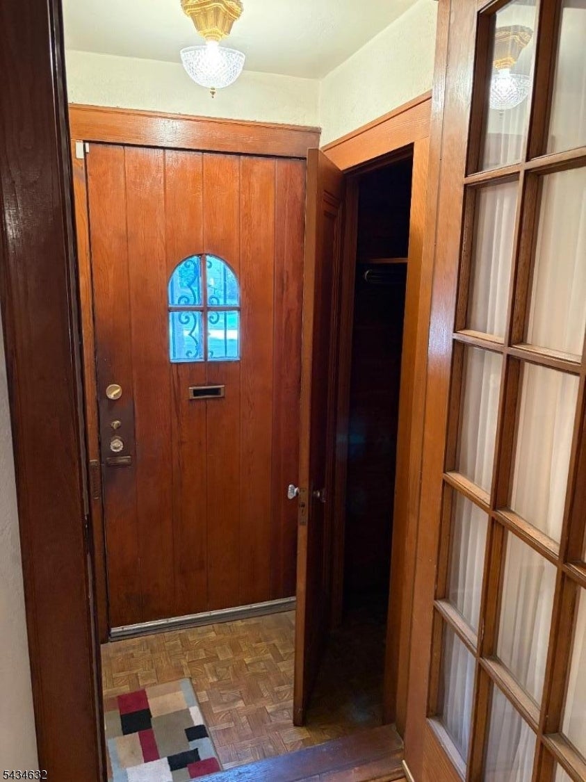 Bloomfield Twp., New Jersey, 07003, United States, 3 Bedrooms Bedrooms, ,1 BathroomBathrooms,Residential,For Sale,2048064