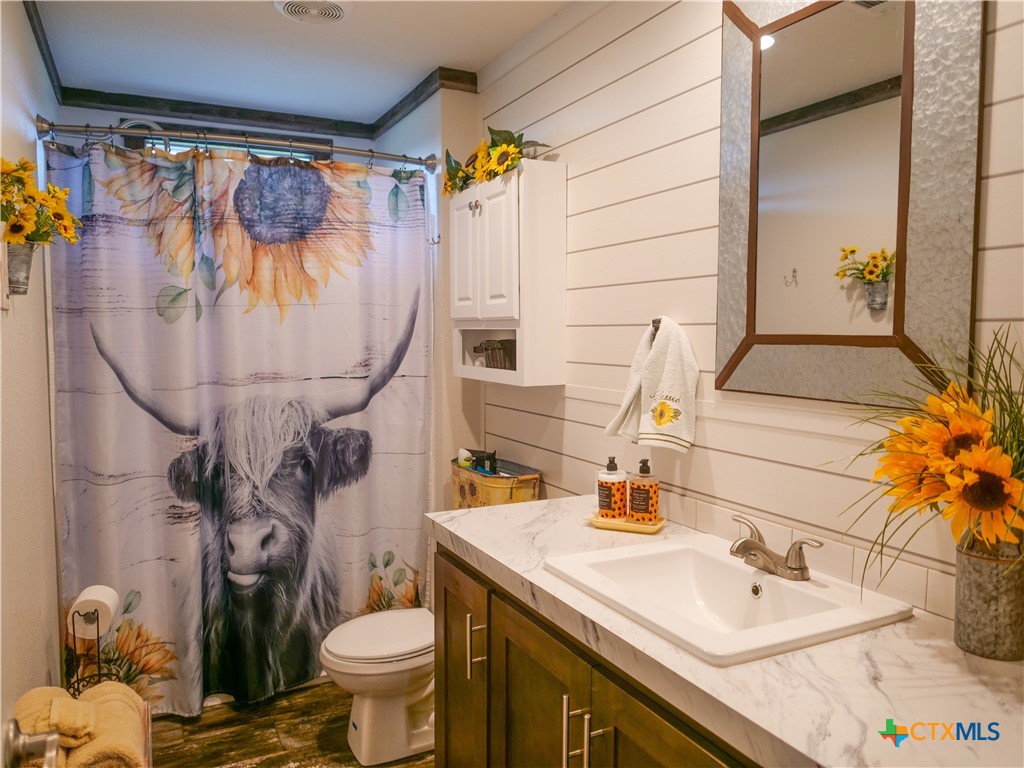 6072 County Road 122, Hallettsville, Texas, 77964, United States, 4 Bedrooms Bedrooms, ,2 BathroomsBathrooms,Residential,For Sale,6072 County Road 122,1589368