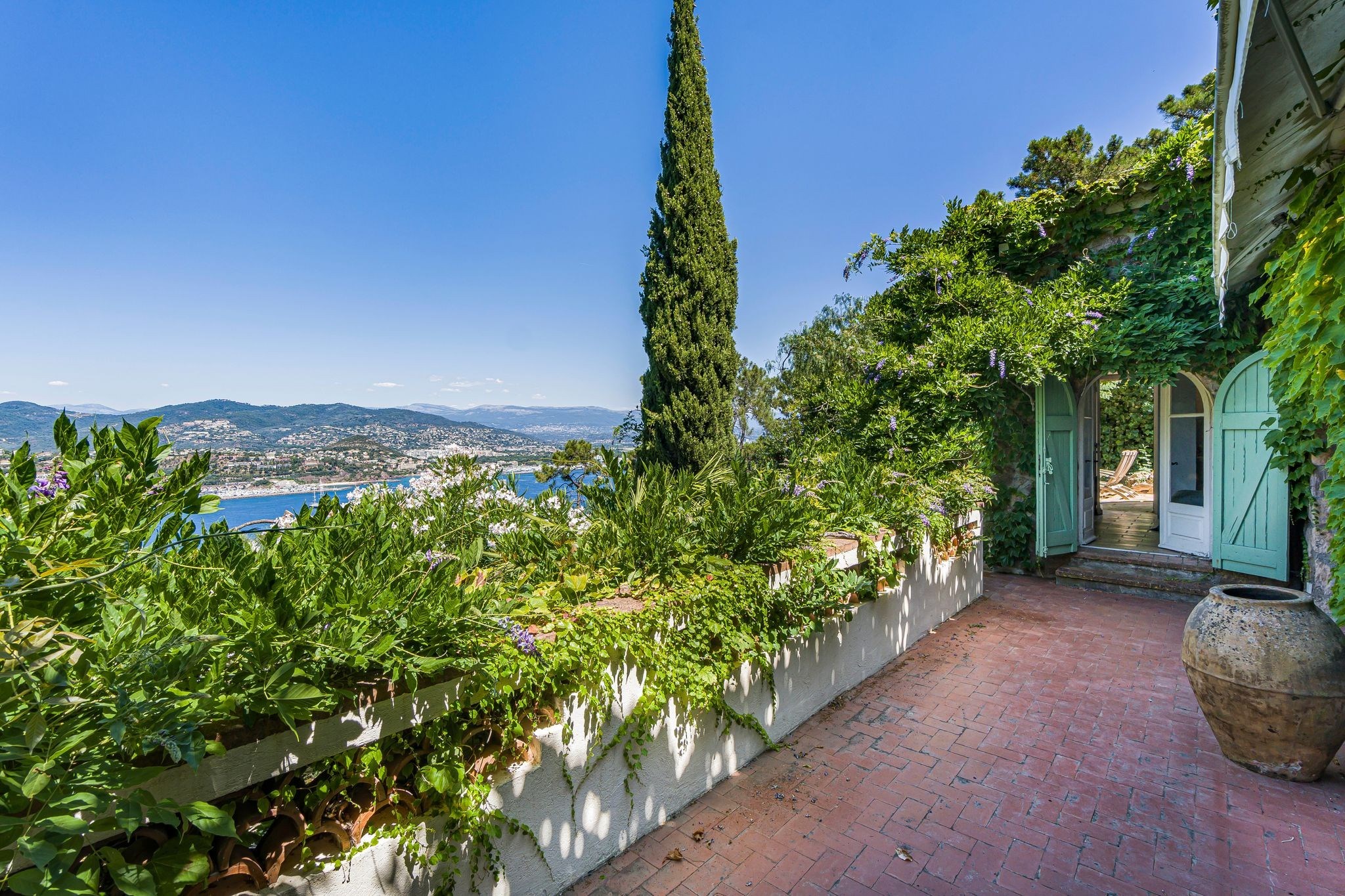  Théoule-sur-Mer, Provençal villa for sale, 180 sqm, panoramic sea views, swimmi… - 物件實景