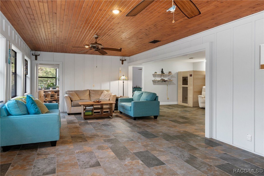 Brooksville, Florida, 34601, United States, 3 Bedrooms Bedrooms, ,2 BathroomsBathrooms,Residential,For Sale,1928747