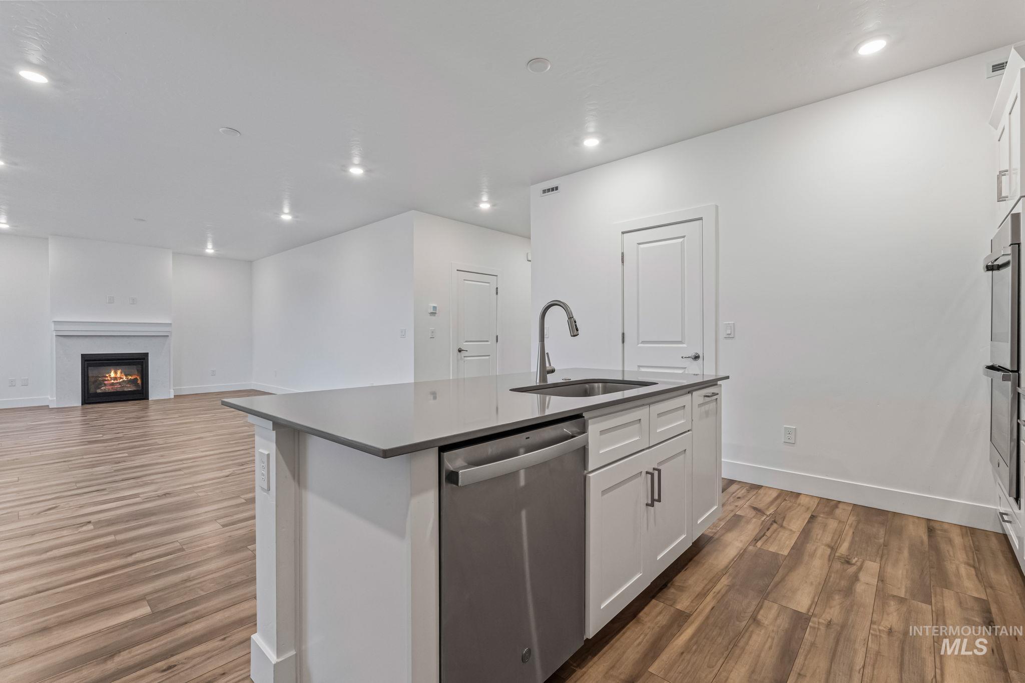 Caldwell, Idaho, 83607, United States, 4 Bedrooms Bedrooms, ,3 BathroomsBathrooms,Residential,For Sale,2005985