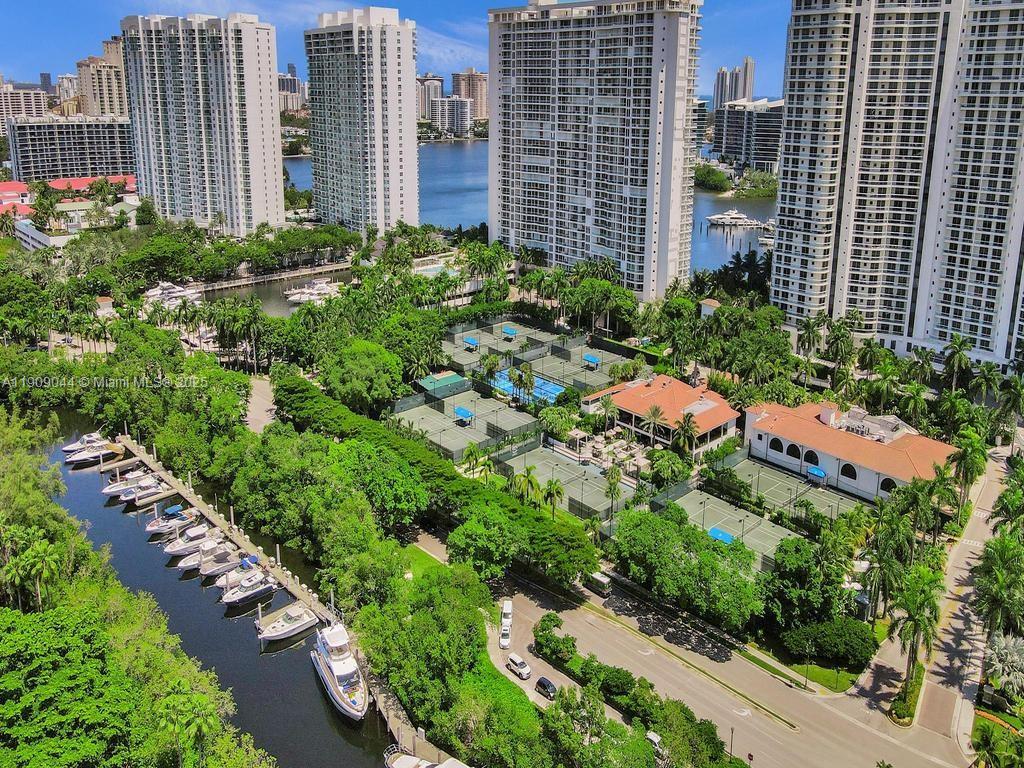 Aventura, Florida, 33160, United States, 2 Bedrooms Bedrooms, ,2 BathroomsBathrooms,Residential,For Sale,1989230