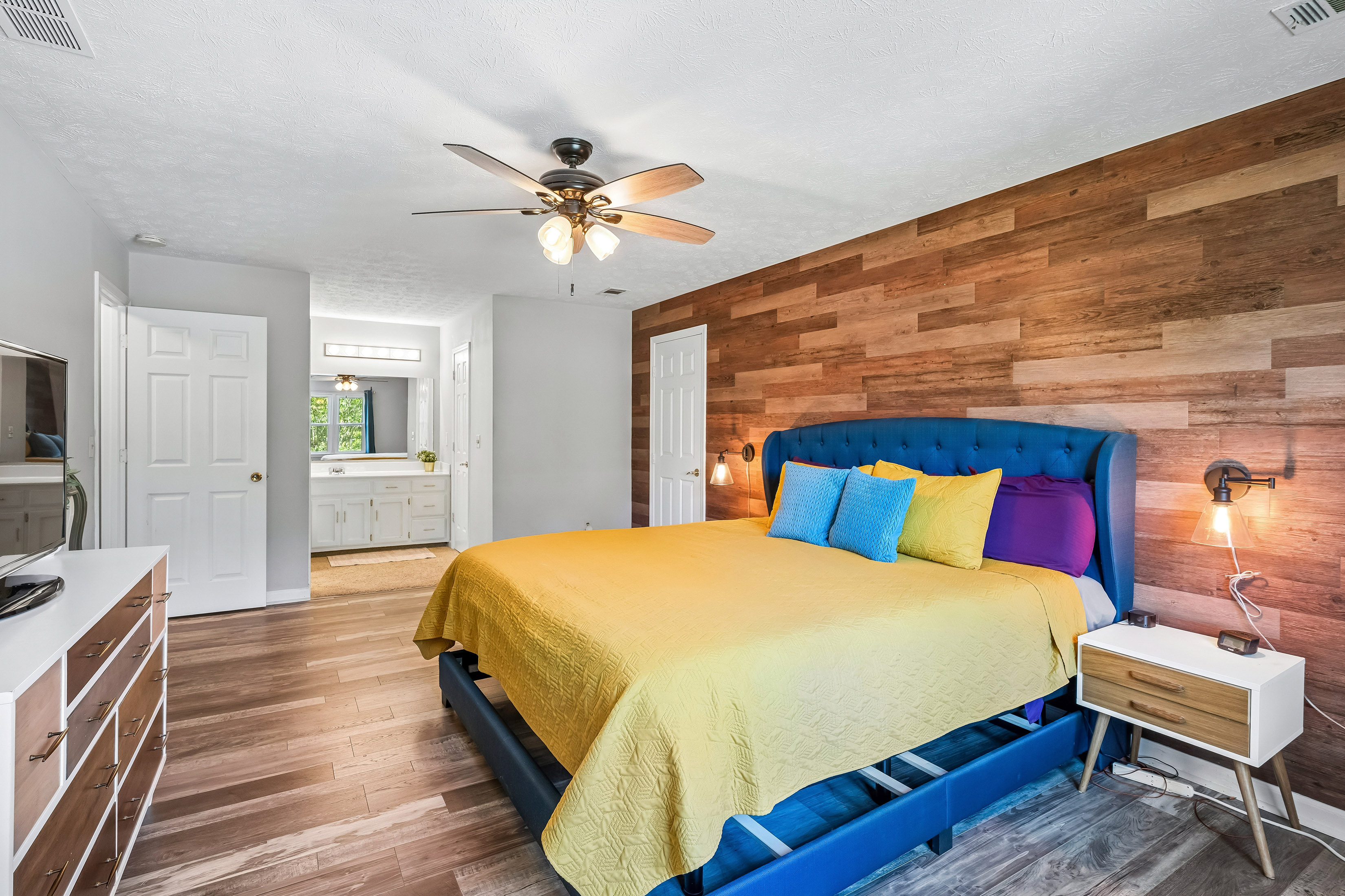  Charming Tudor-style Home Nestled in the Heart of Embry Hills - 物件實景