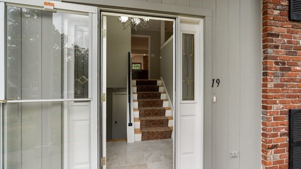 Southborough, Massachusetts, 01772, United States, 4 Bedrooms Bedrooms, ,3 BathroomsBathrooms,Residential,For Sale,1981487