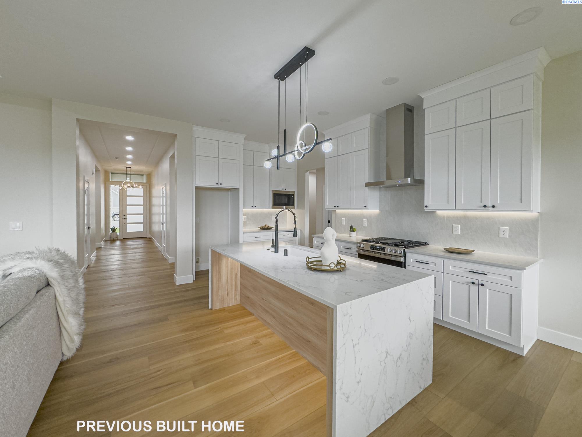 Richland, Washington, 99352, United States, 4 Bedrooms Bedrooms, ,3 BathroomsBathrooms,Residential,For Sale,1918279