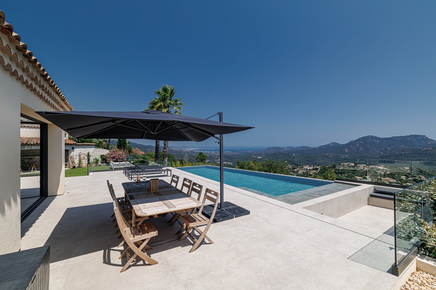  Near Mandelieu villa 290 sqm sea view infinity pool guest house quiet location - 物件實景