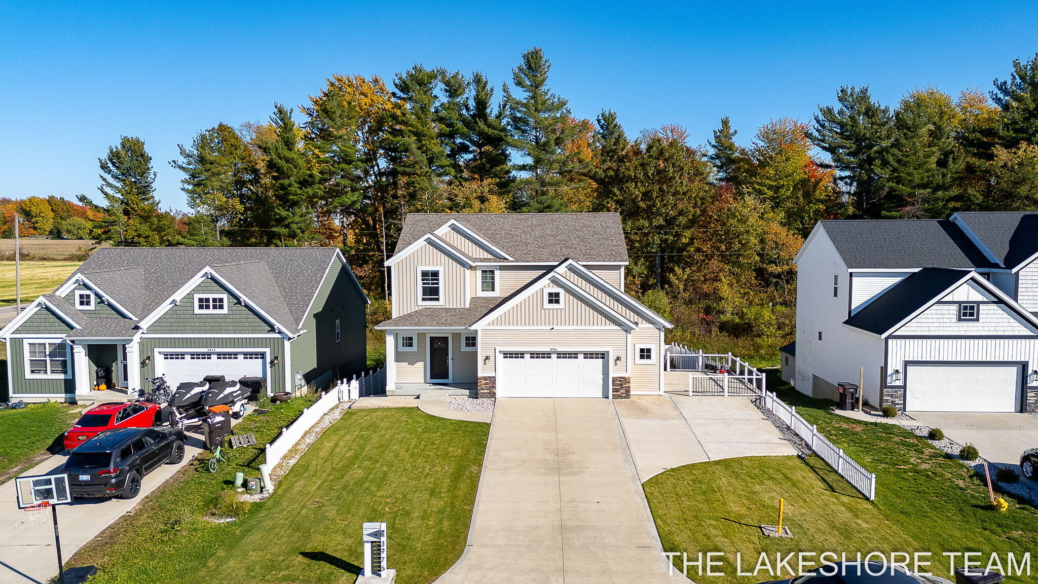 Holland, Michigan, 49424, United States, 5 Bedrooms Bedrooms, ,4 BathroomsBathrooms,Residential,For Sale,1973082