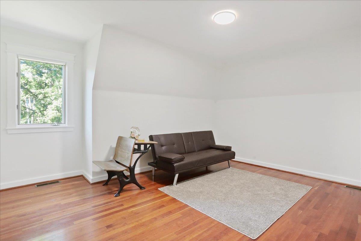 Mcgaheysville, Virginia, 22840, United States, 4 Bedrooms Bedrooms, ,4 BathroomsBathrooms,Residential,For Sale,1877155