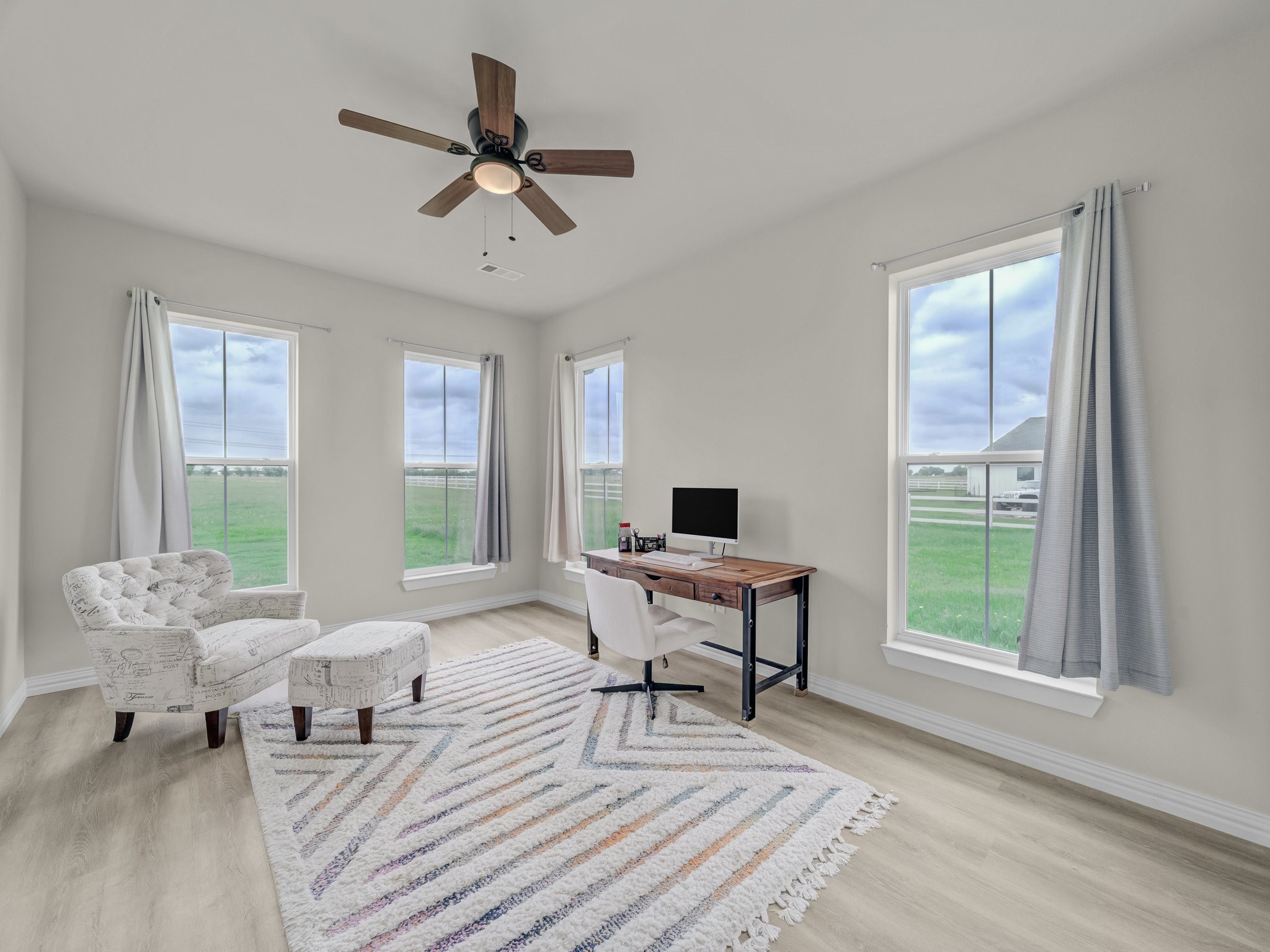 Krum, Texas, 76249, United States, 5 Bedrooms Bedrooms, ,4 BathroomsBathrooms,Residential,For Sale,1795131