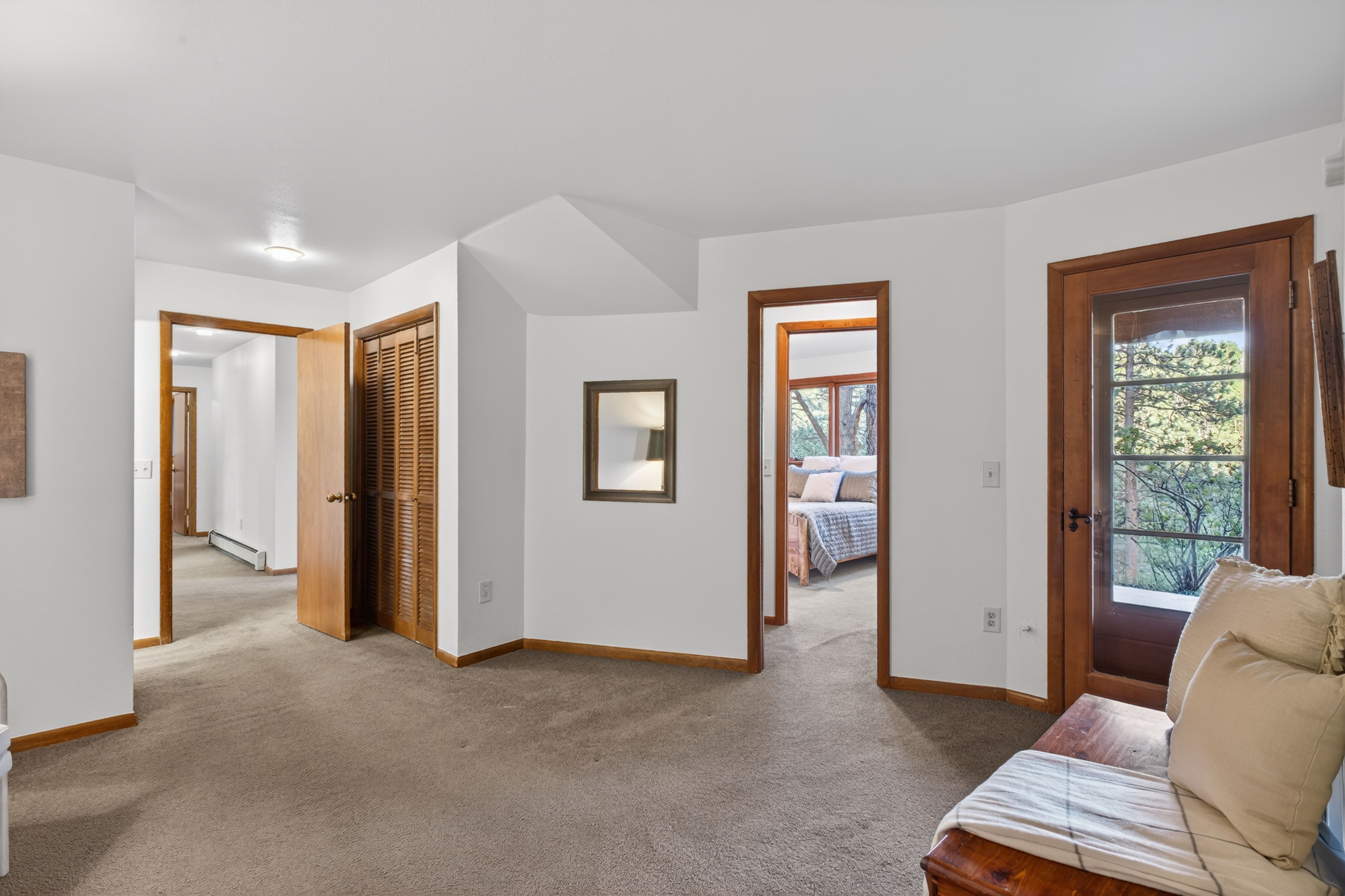  Ranch-style Custom Home on 1.16 Acre Sunny and Treed Lot in Genesee - 物件實景
