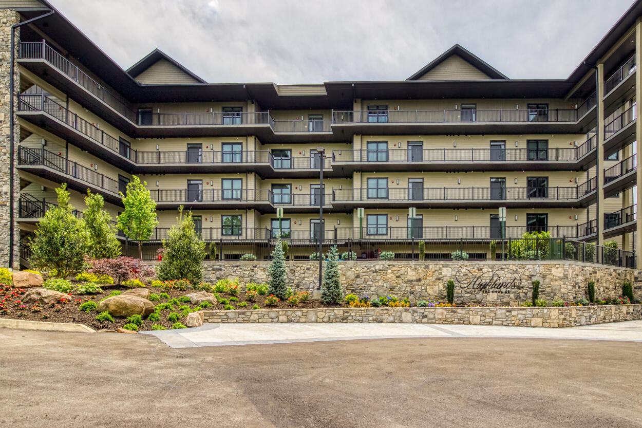 Gatlinburg, Tennessee, 37738, United States, 3 Bedrooms Bedrooms, ,4 BathroomsBathrooms,Residential,For Sale,2027383