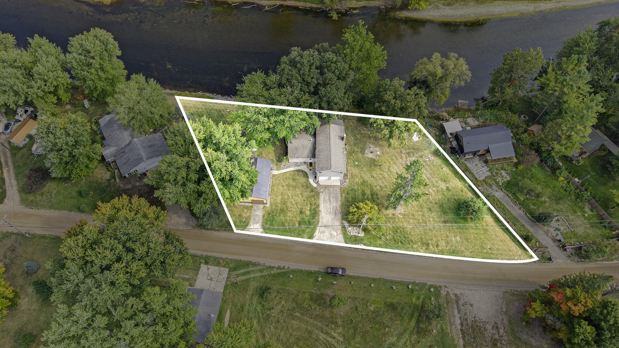 Newaygo, Michigan, 49337, United States, 5 Bedrooms Bedrooms, ,2 BathroomsBathrooms,Residential,For Sale,1982791