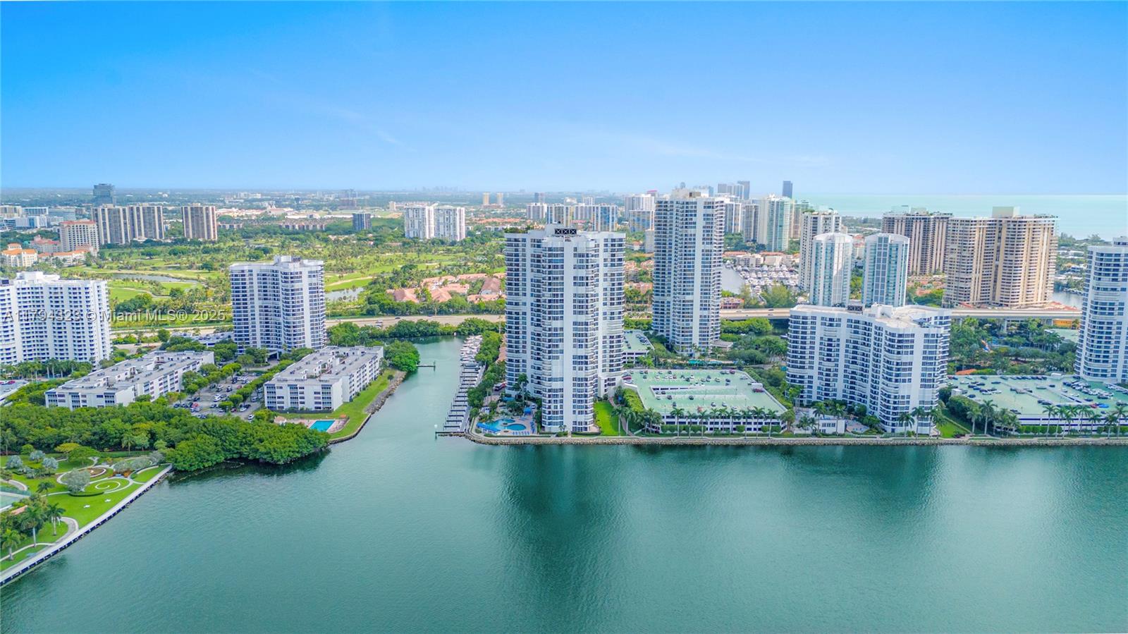 Aventura, Florida, 33180, United States, 2 Bedrooms Bedrooms, ,2 BathroomsBathrooms,Residential,For Sale,1804609