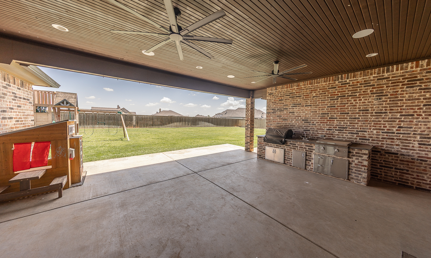 Lubbock, Texas, 79424, United States, 4 Bedrooms Bedrooms, ,5 BathroomsBathrooms,Residential,For Sale,1901517