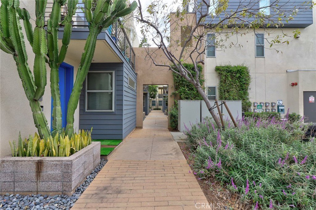 Montebello, California, 90640, United States, 3 Bedrooms Bedrooms, ,2 BathroomsBathrooms,Residential,For Sale,2043024