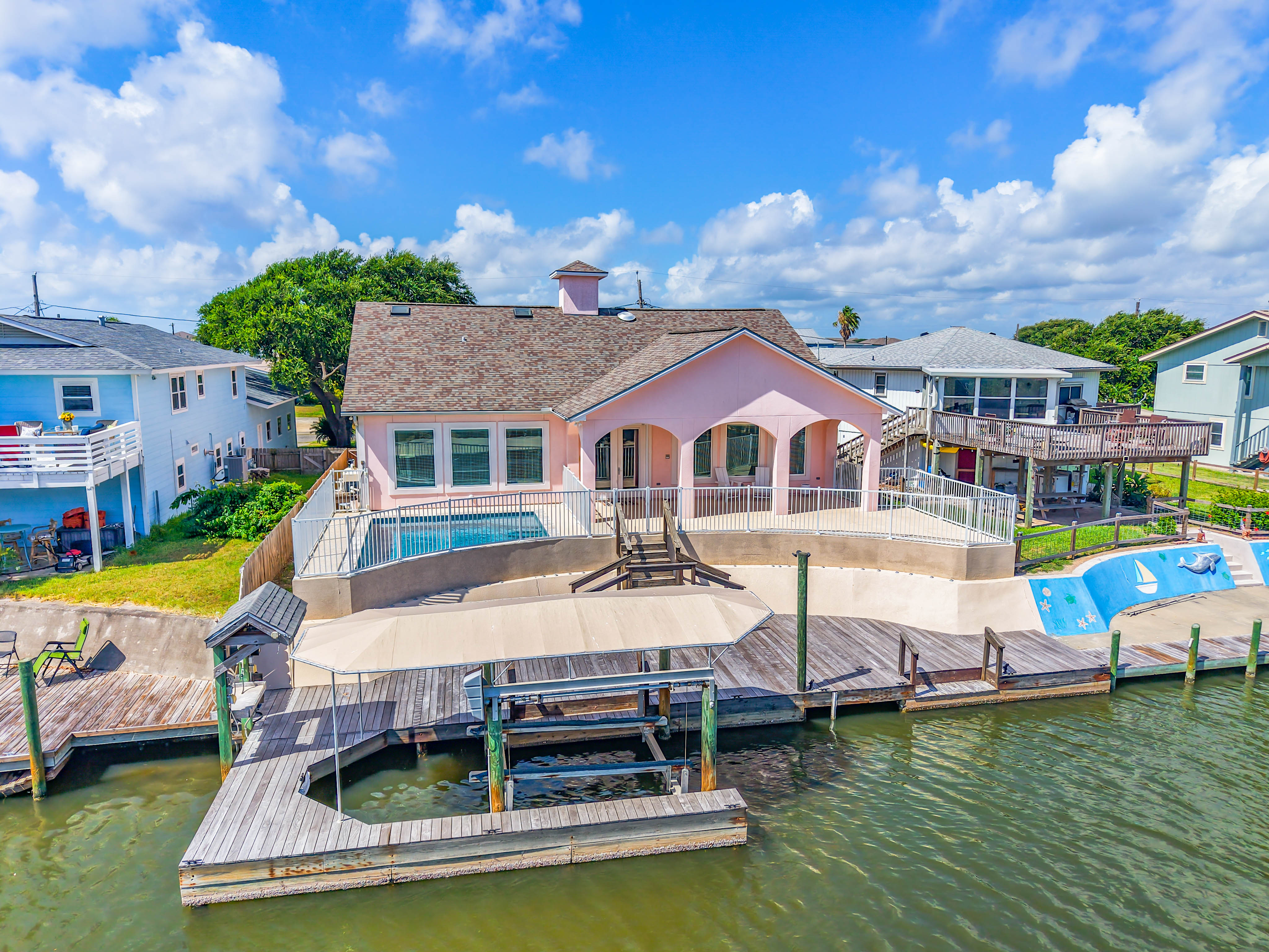  Waterfront Retreat with Heated Pool and Boat Lift - 物件實景