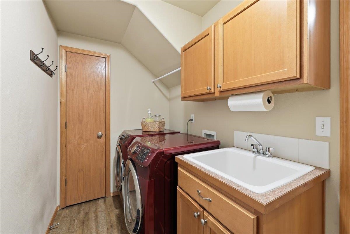 Greenacres, Washington, 99016, United States, 6 Bedrooms Bedrooms, ,3 BathroomsBathrooms,Residential,For Sale,1992048