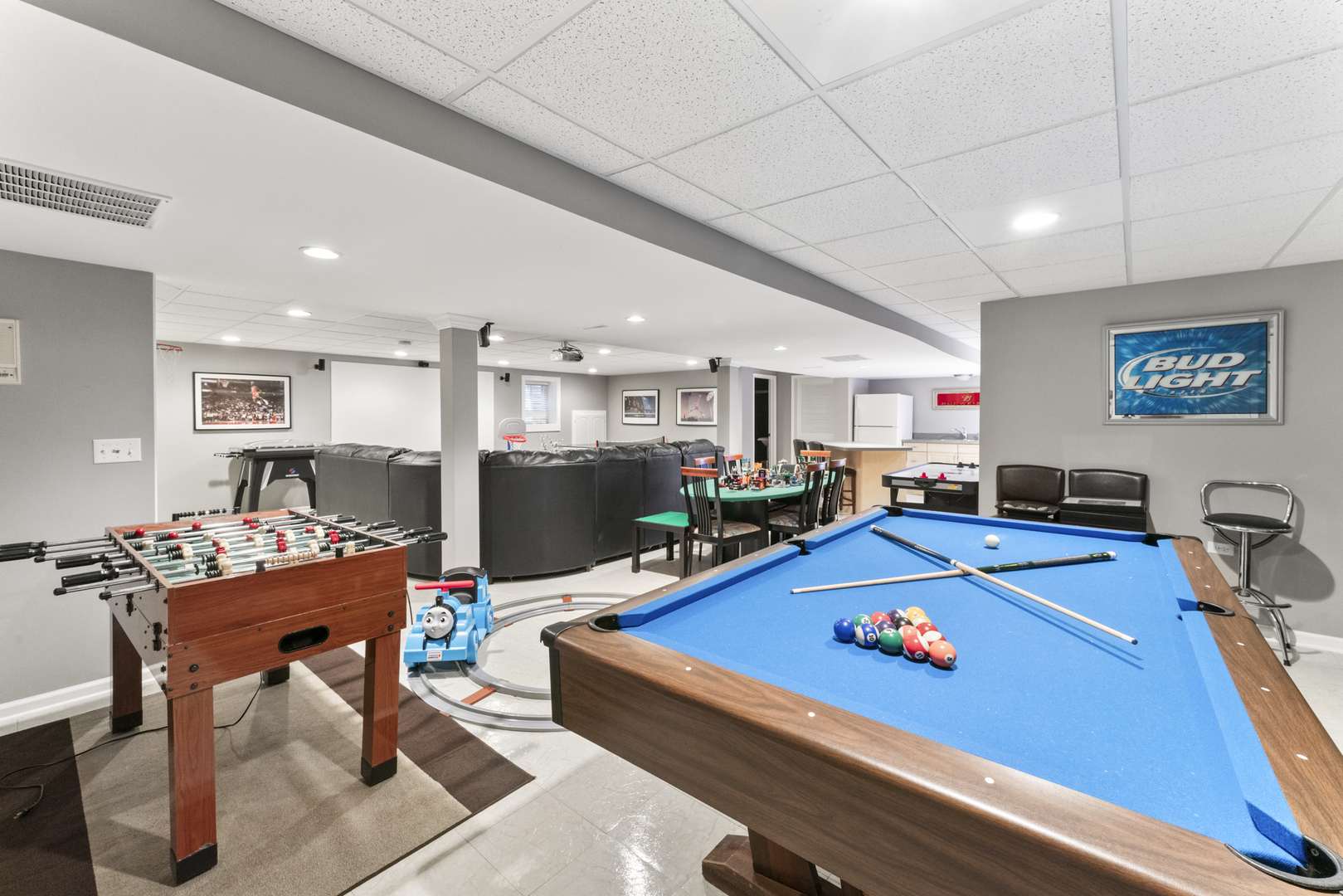 Palatine, Illinois, 60067, United States, 4 Bedrooms Bedrooms, ,4 BathroomsBathrooms,Residential,For Sale,1921870