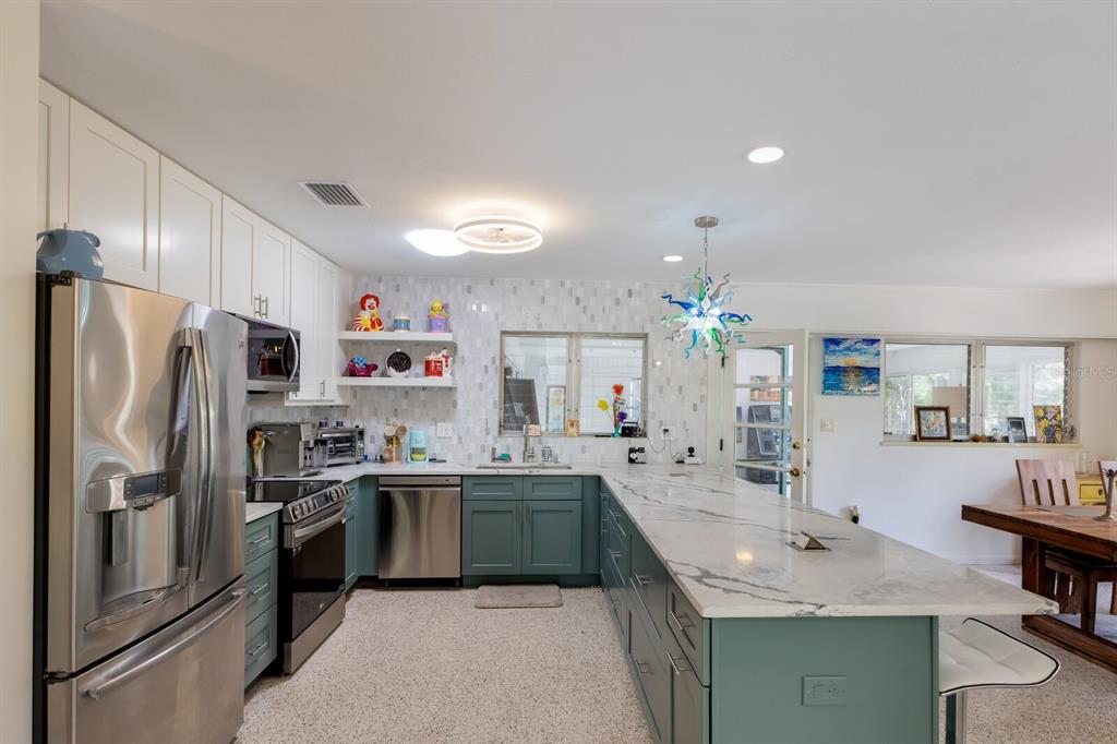 Sarasota, Florida, 34234, United States, 3 Bedrooms Bedrooms, ,2 BathroomsBathrooms,Residential,For Sale,1805099