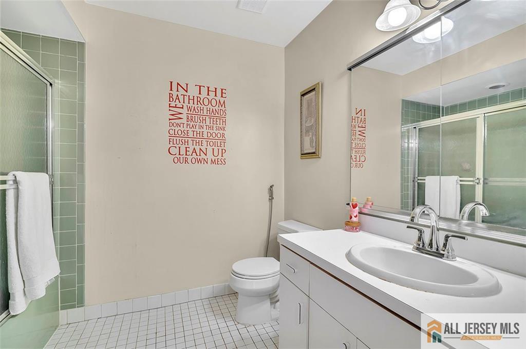East Brunswick, New Jersey, 08816, United States, 3 Bedrooms Bedrooms, ,3 BathroomsBathrooms,Residential,For Sale,1917391