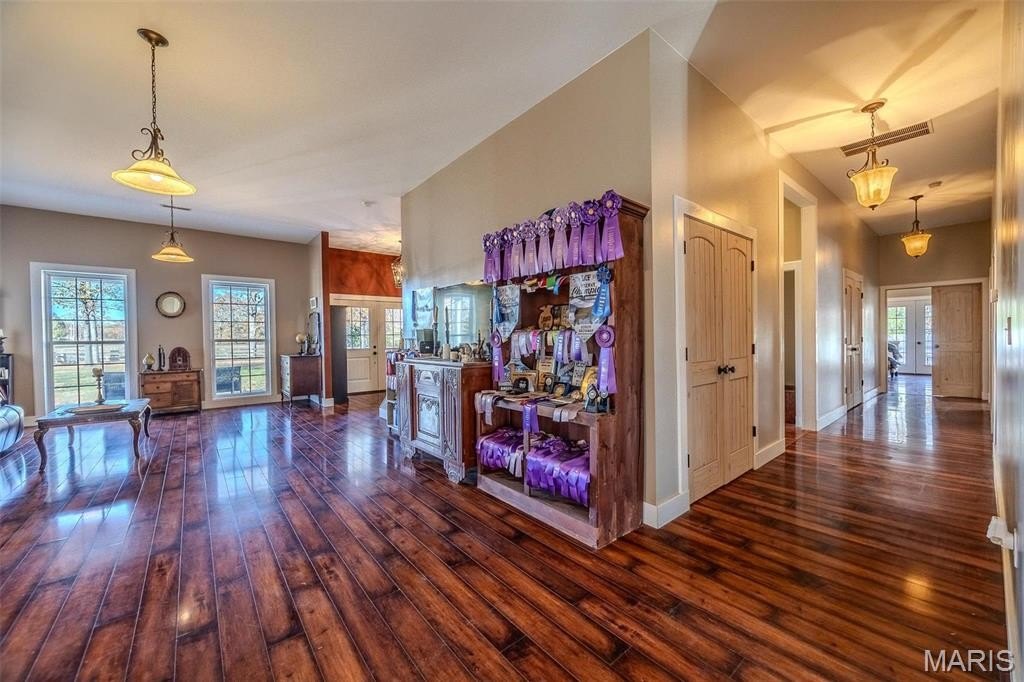 Lebanon, Missouri, 65536, United States, 4 Bedrooms Bedrooms, ,4 BathroomsBathrooms,Residential,For Sale,1976703