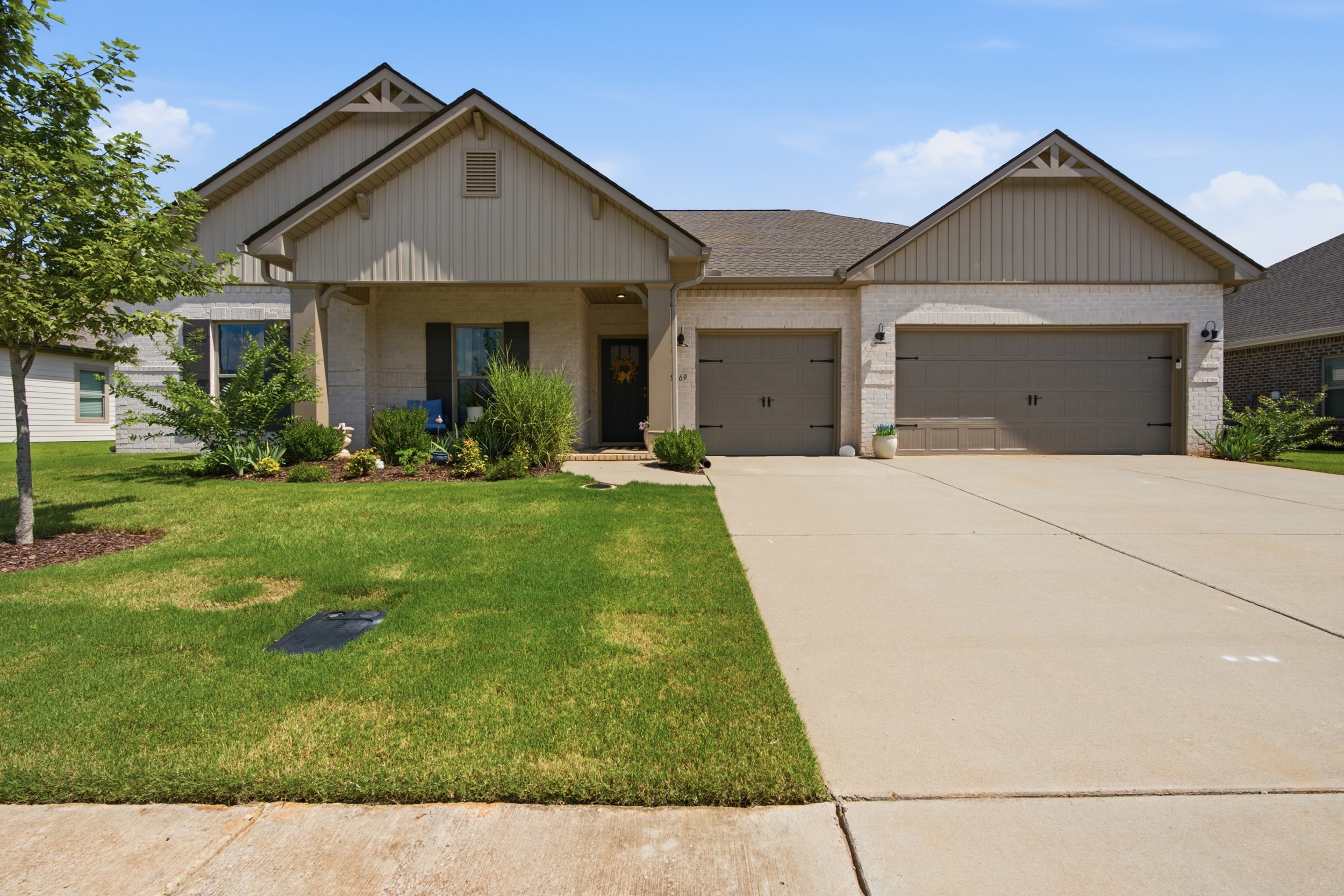  25069 Addlestone Drive - 物件實景