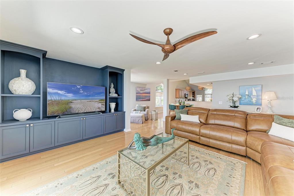 Bradenton, Florida, 34210, United States, 2 Bedrooms Bedrooms, ,2 BathroomsBathrooms,Residential,For Sale,1897662