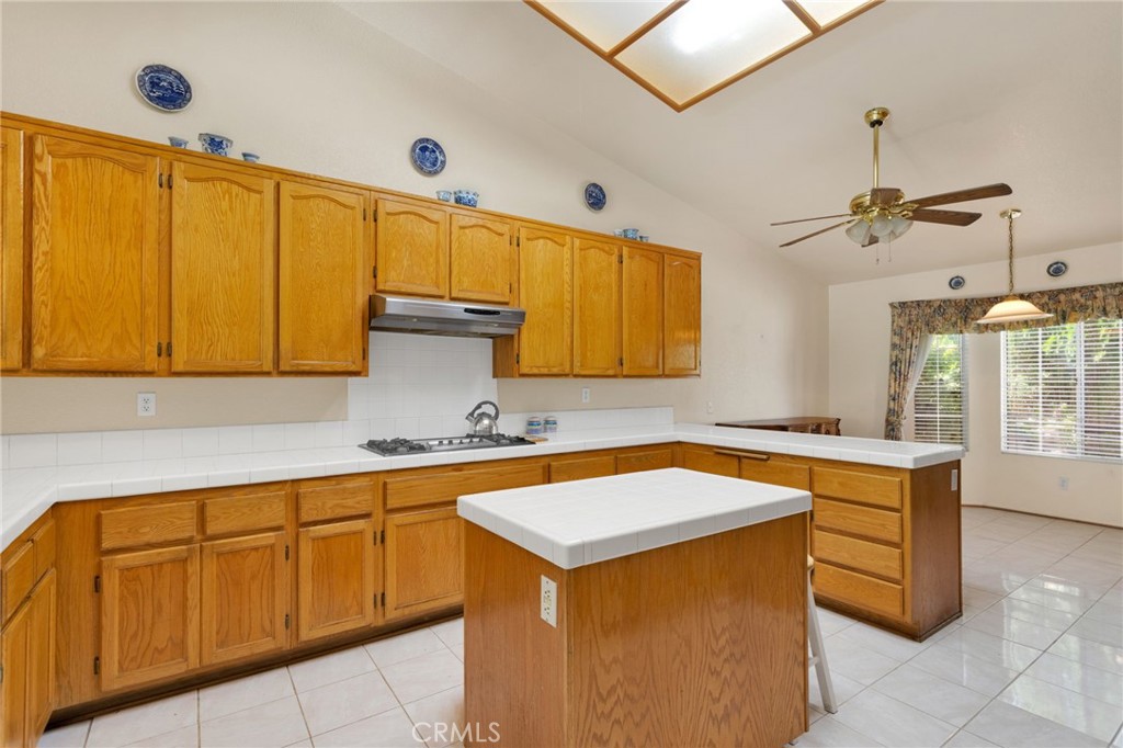 Apple Valley, California, 92308, United States, 5 Bedrooms Bedrooms, ,4 BathroomsBathrooms,Residential,For Sale,1941595