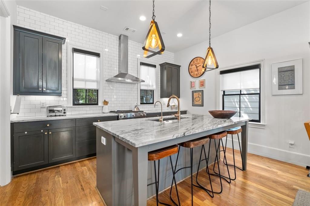 Atlanta, Georgia, 30324, United States, 3 Bedrooms Bedrooms, ,3 BathroomsBathrooms,Residential,For Sale,1948328